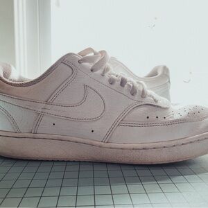 Used women’s size 9 Nike Air Force 1s